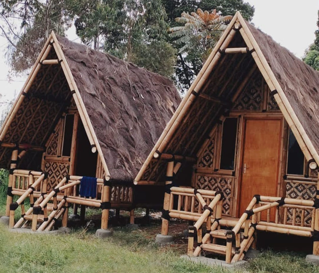 Saung bambu buatan BAMBOO Craft